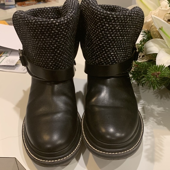 Chanel Collectors Boots FIRM - Picture 16 of 16